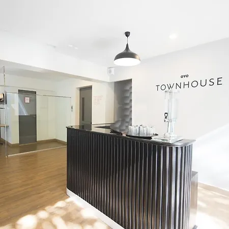 Oyo Townhouse 16 International Airport