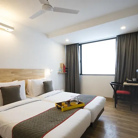 Oyo Townhouse 16 International Airport Hotel