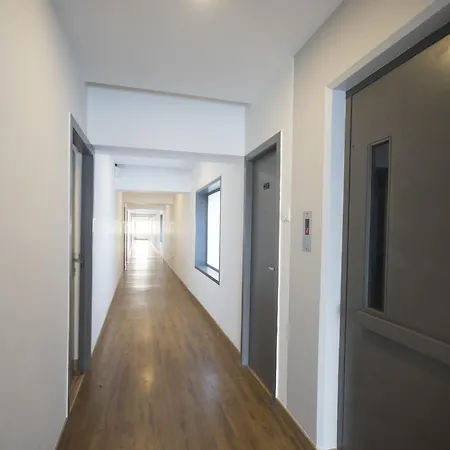 Oyo Townhouse 16 International Airport