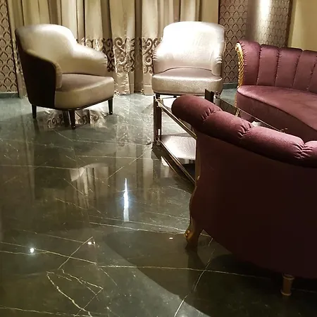 Peninsula Redpine Mumbai