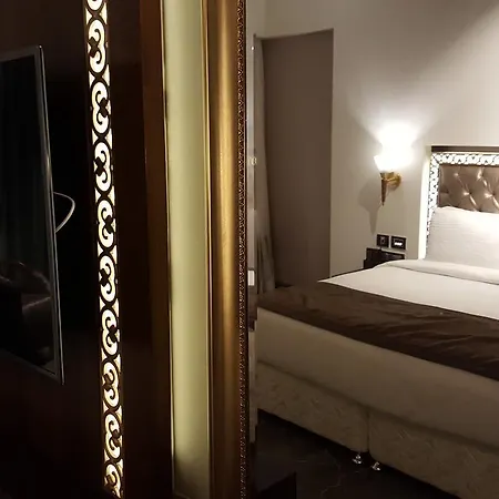 Peninsula Redpine Hotel