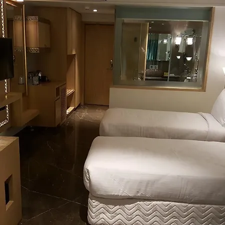 Hotel Peninsula Redpine Mumbai