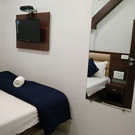 Hotel Avenue Residency 2*