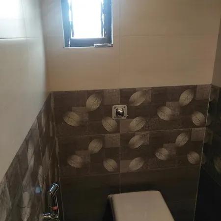 Hotel Avenue Residency