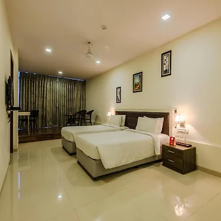 Oyo 16001 Gk Residency Hotel *