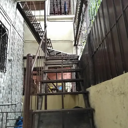 Hostel Metro *