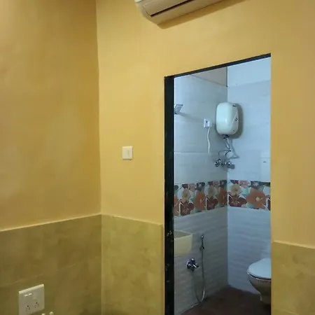 Metro Hostel *