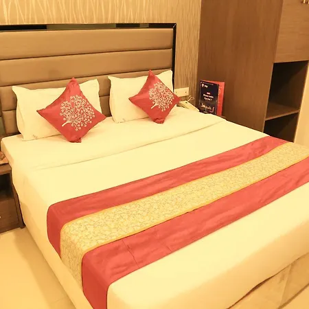 Oyo 8690 Kalpana Elite Mumbai