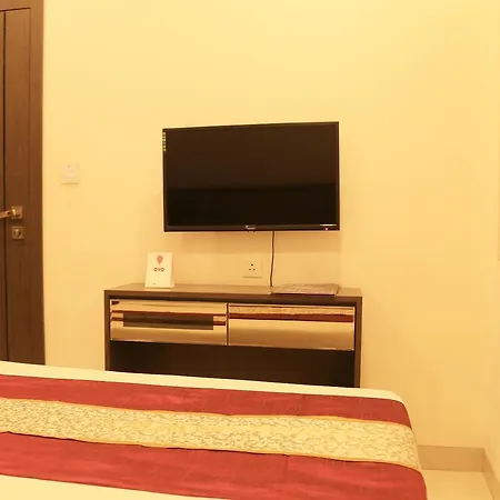 Oyo 8690 Kalpana Elite Mumbai