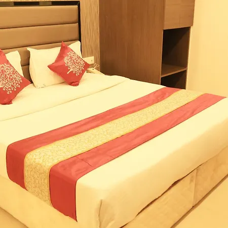 Hotel Oyo 8690 Kalpana Elite