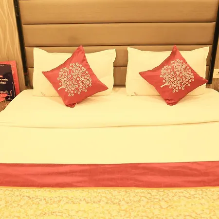 Hotel Oyo 8690 Kalpana Elite