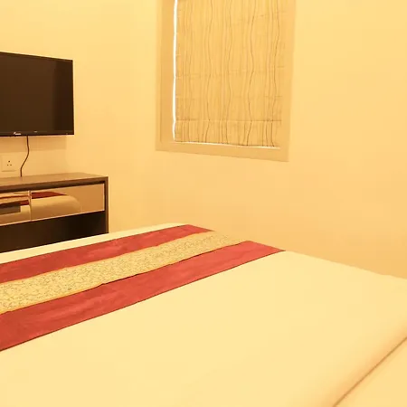 Oyo 8690 Kalpana Elite Hotel 3*
