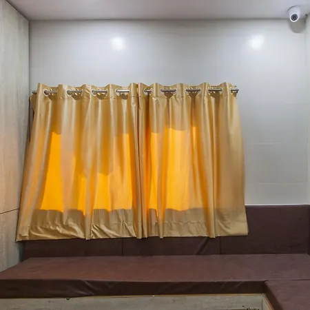 Hostel Abza Deluxe Mumbai