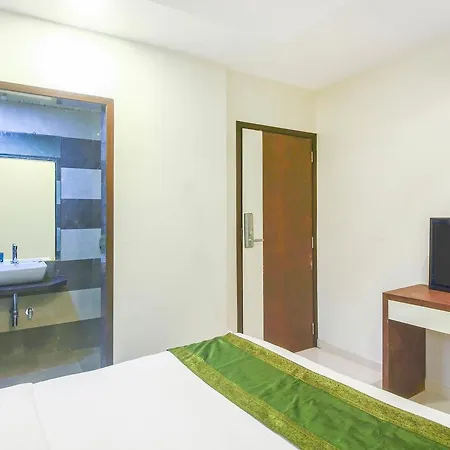Hotel Treebo Blue Moon Powai 3*