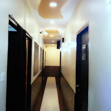 Avenue Hotel 2*