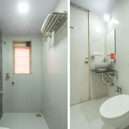 Oyo 9326 Om Sai Residency 3*