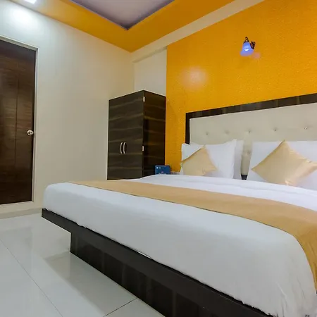 Oyo 9326 Om Sai Residency 3* Mumbai