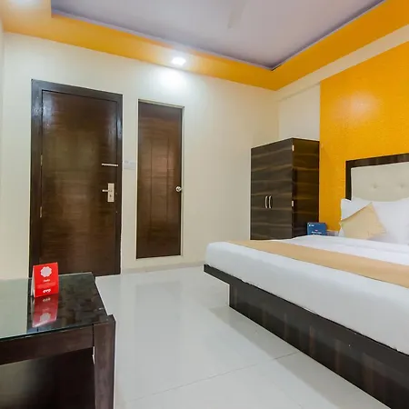 Oyo 9326 Om Sai Residency 3*