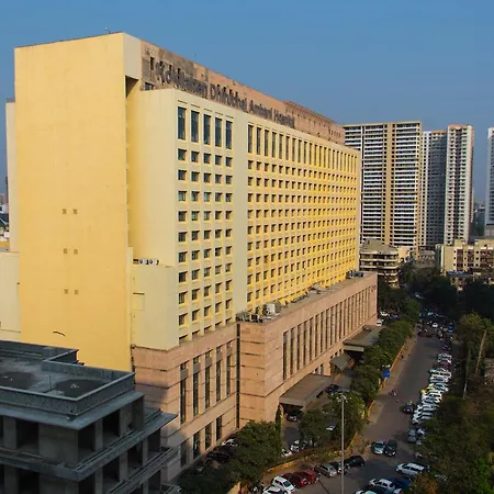 Bed & Breakfast Aristo Room, - Near Kokilaben Dhirubai Ambani Hospital For Family Only, Mumbai