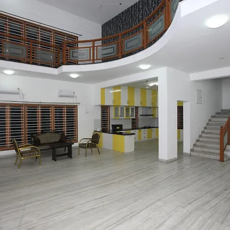 Oyo 935 Palkhee Hotel 3*