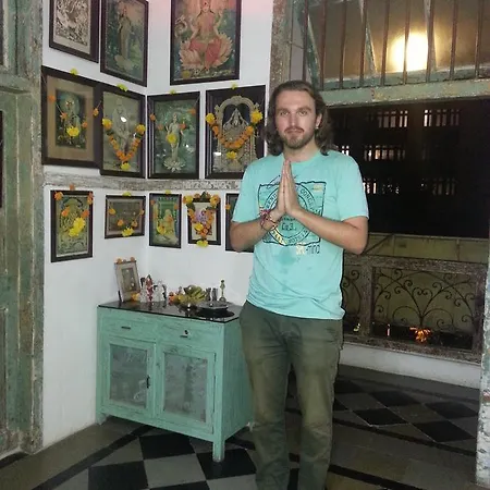 Hostel Vasantashram Cst Mumbai, Free Wifi With 1940s Retro Vibe *