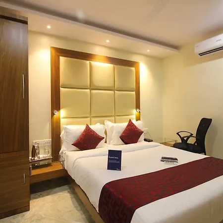 Address Near Terminal 2 Hotel 3*