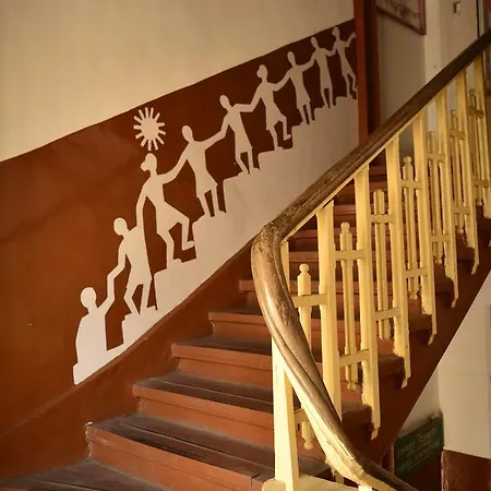Vasantashram Cst Mumbai, Free Wifi With 1940s Retro Vibe Hostel *