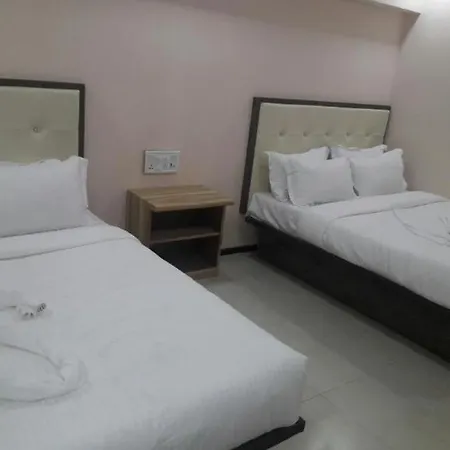 Sai Leela Grand Hotel 3*