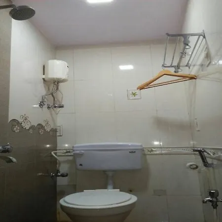Sai Leela Grand 3*