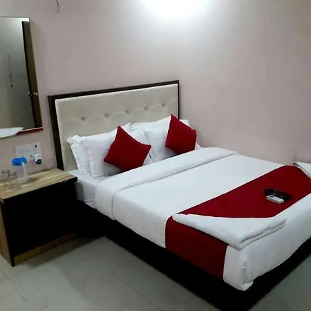 Sai Leela Grand Hotel 3*