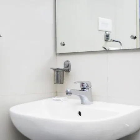 1 Bedroom Boutique In Borivali West, Guest house