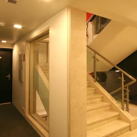 1 Bedroom Boutique In Borivali West, 3* Mumbai