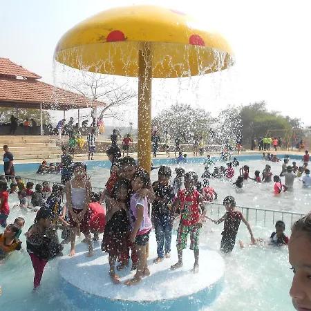 Hill County Resorts