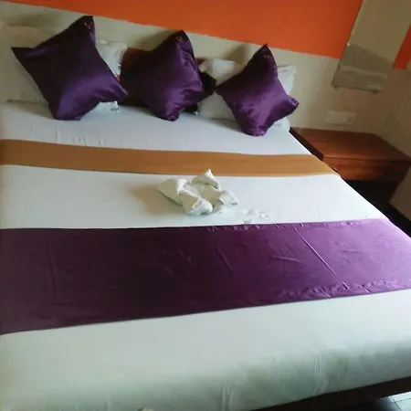 Hotel Maangta 132 @ Parle West