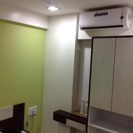 Maangta 113 @ Andheri East 2*