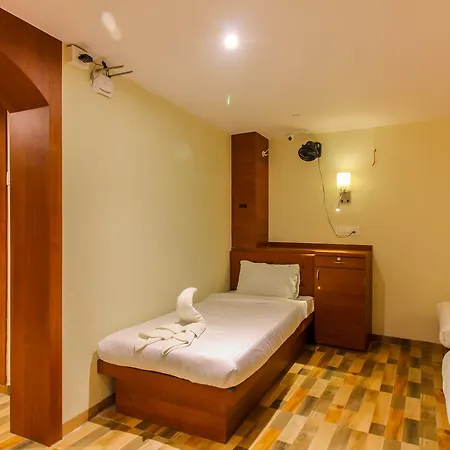 Hostel Blossom For Male And Female *