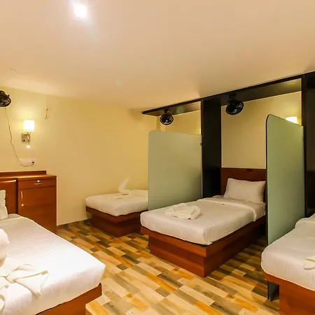 Hostel Blossom For Male And Female Mumbai