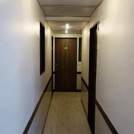 Imperial Executive Hotel 3*