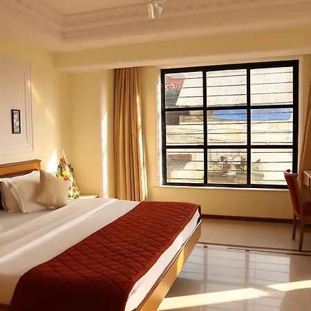 Godwin - Colaba 3*