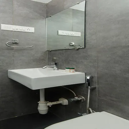 Oyo 11561 Imperial Bungalow Bed & Breakfast