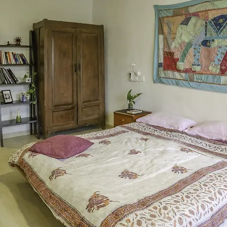 Connekthomes - Sea Views In Bandra Guest house Mumbai