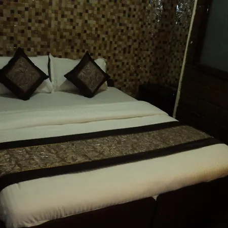 Benazeer 2* Mumbai