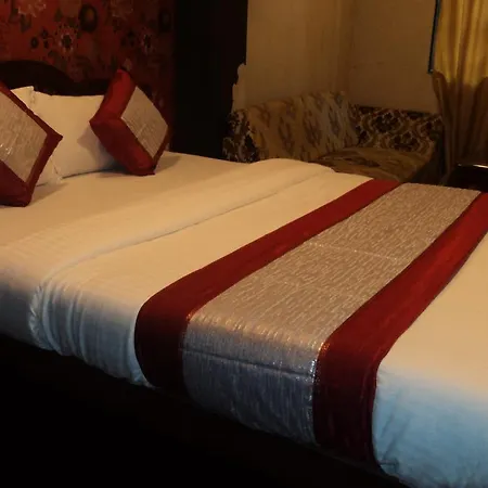 Hotel Benazeer 2*