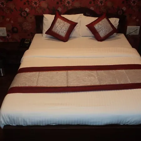 Hotel Benazeer 2*