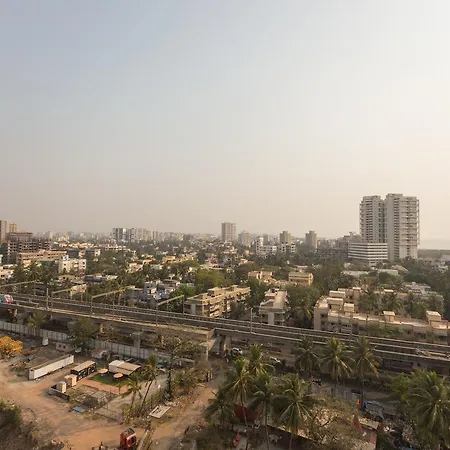 Bed & Breakfast Aristo Room, - Near Kokilaben Dhirubai Ambani Hospital For Family Only,