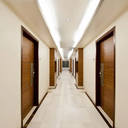 Rajhans Hotel