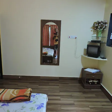 Hotel Born 4 Tours# Kaveris Nest *