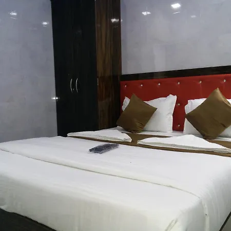 Oyo 7481 Plaza 2* Mumbai