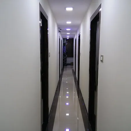 Oyo 7481 Plaza 2* Mumbai