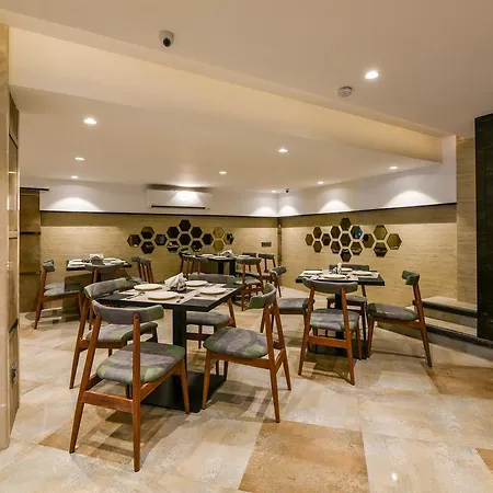 Hotel Orient Regency 3*